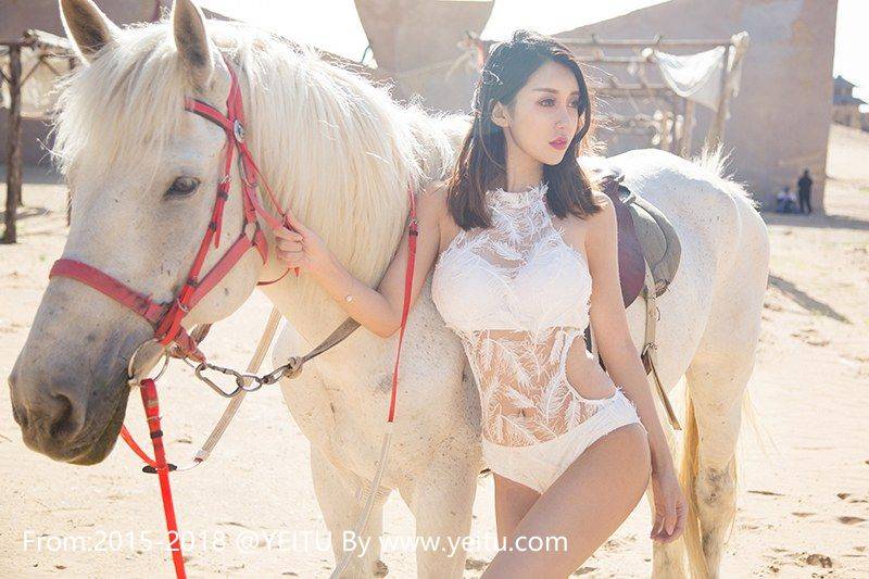 尤果网性感美女田梓茵沙漠流苏比基尼内衣诱惑豪迈写真-53