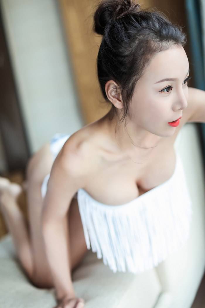 爱蜜社美女模特王沫儿SaSa白衬衫抹胸系列高耸美胸写真-18