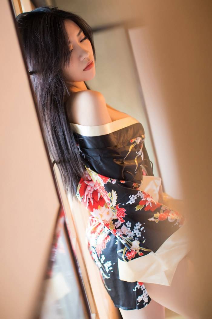 爱蜜社宅男女神许诺Sabrina身着和服湿身诱惑北海道旅拍-23