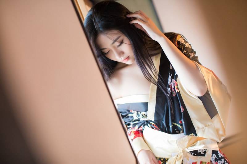 爱蜜社宅男女神许诺Sabrina身着和服湿身诱惑北海道旅拍-45