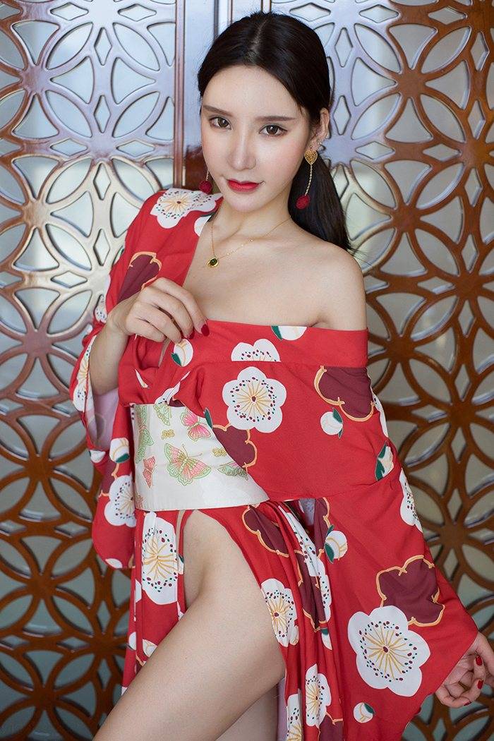 尤蜜荟性感女神周于希鲜红和服白皙美胸魅惑写真-29