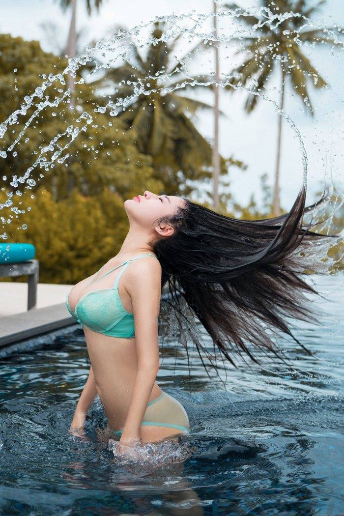 魅妍社性感女神陈嘉嘉Tiffany诱惑肚兜内衣诱惑北海道旅拍-24