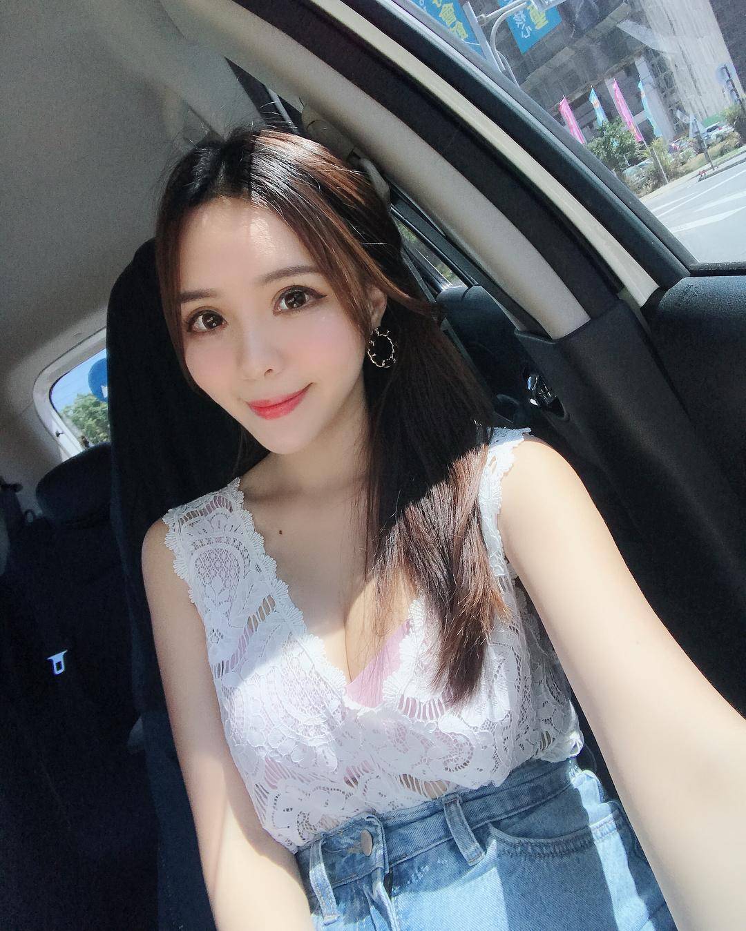 台湾性感美女赖培培比基尼波涛胸涌白嫩巨乳冷艳写真-9