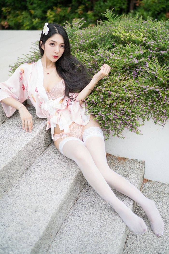 魅妍社美女模特小热巴蕾丝内衣诱惑丝袜美腿甲米旅拍-20