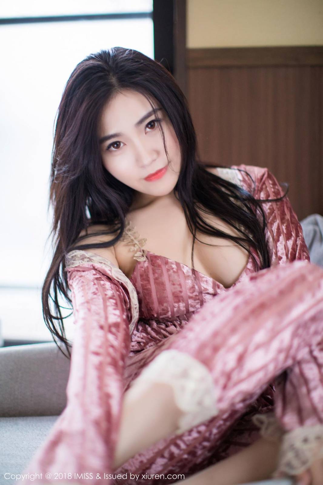 爱蜜社性感女神许诺Sabrina凝玉美胸丝袜美腿北海道旅拍-4