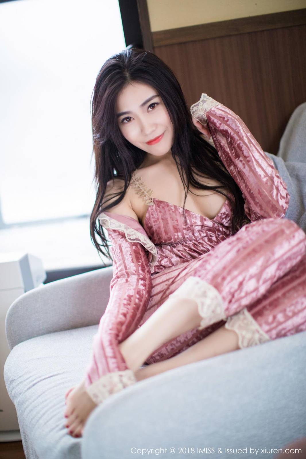 爱蜜社性感女神许诺Sabrina凝玉美胸丝袜美腿北海道旅拍-5