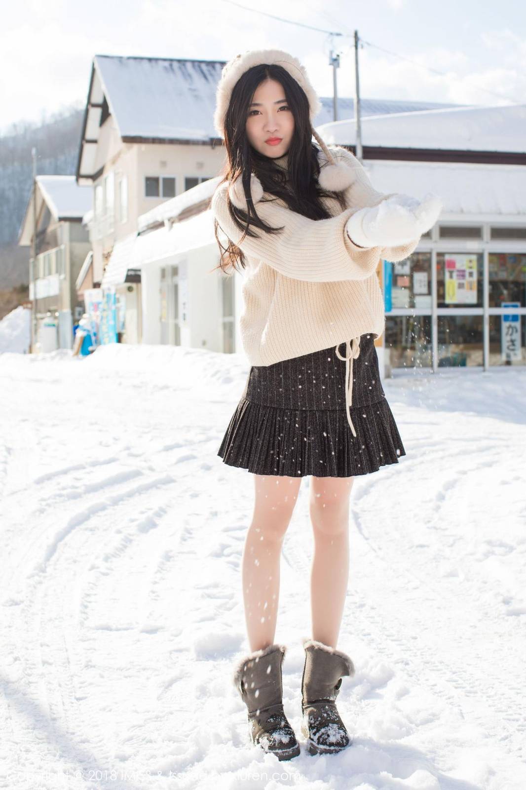 爱蜜社性感女神许诺Sabrina凝玉美胸丝袜美腿北海道旅拍-32