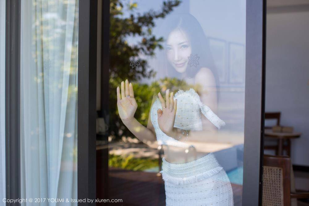 尤蜜荟性感女神Yumi尤美镂空针织裙马尔代夫户外旅拍-36