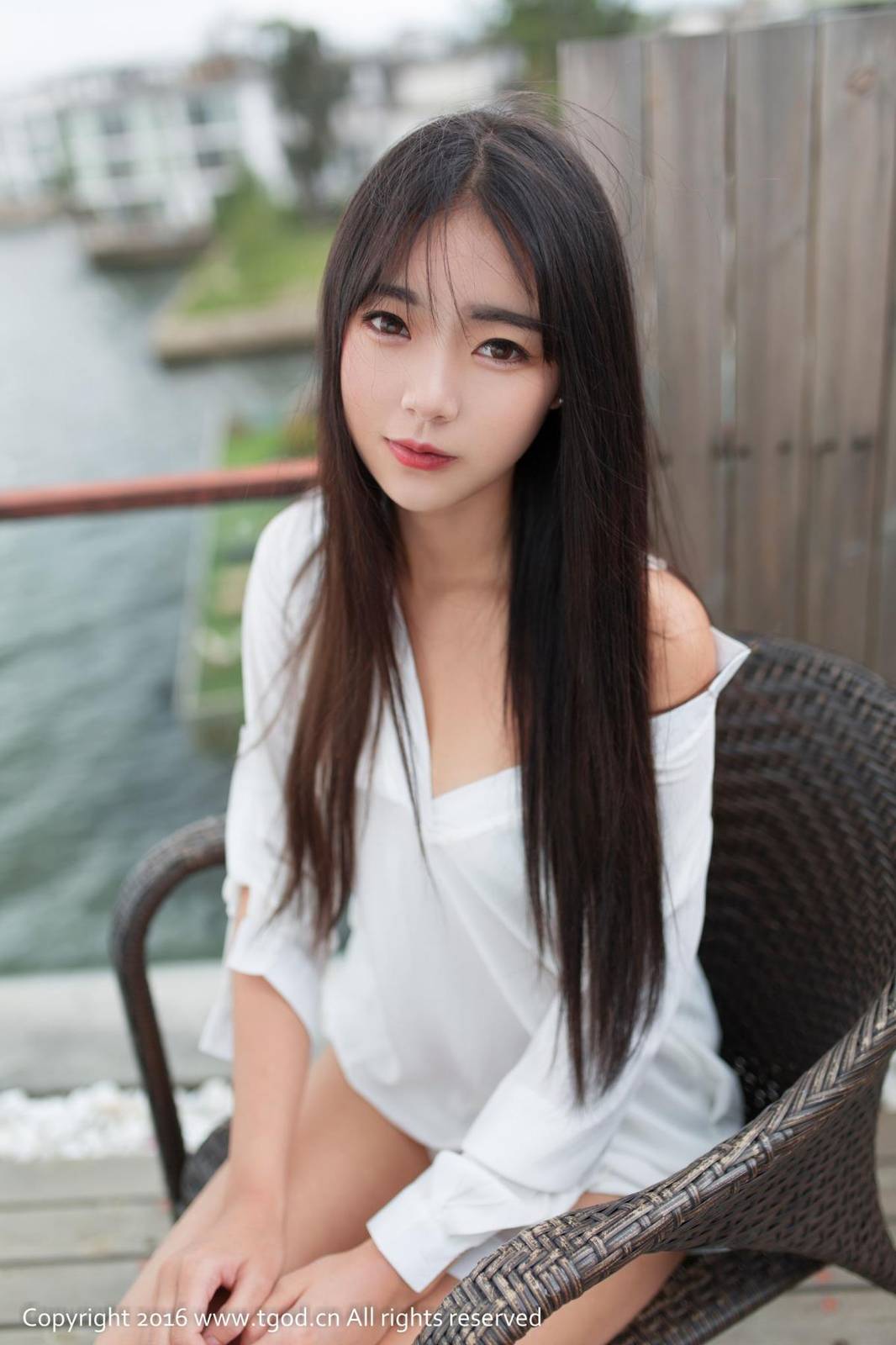 TGOD推女神美女模特可乐Vicky高挑身材大理旅拍