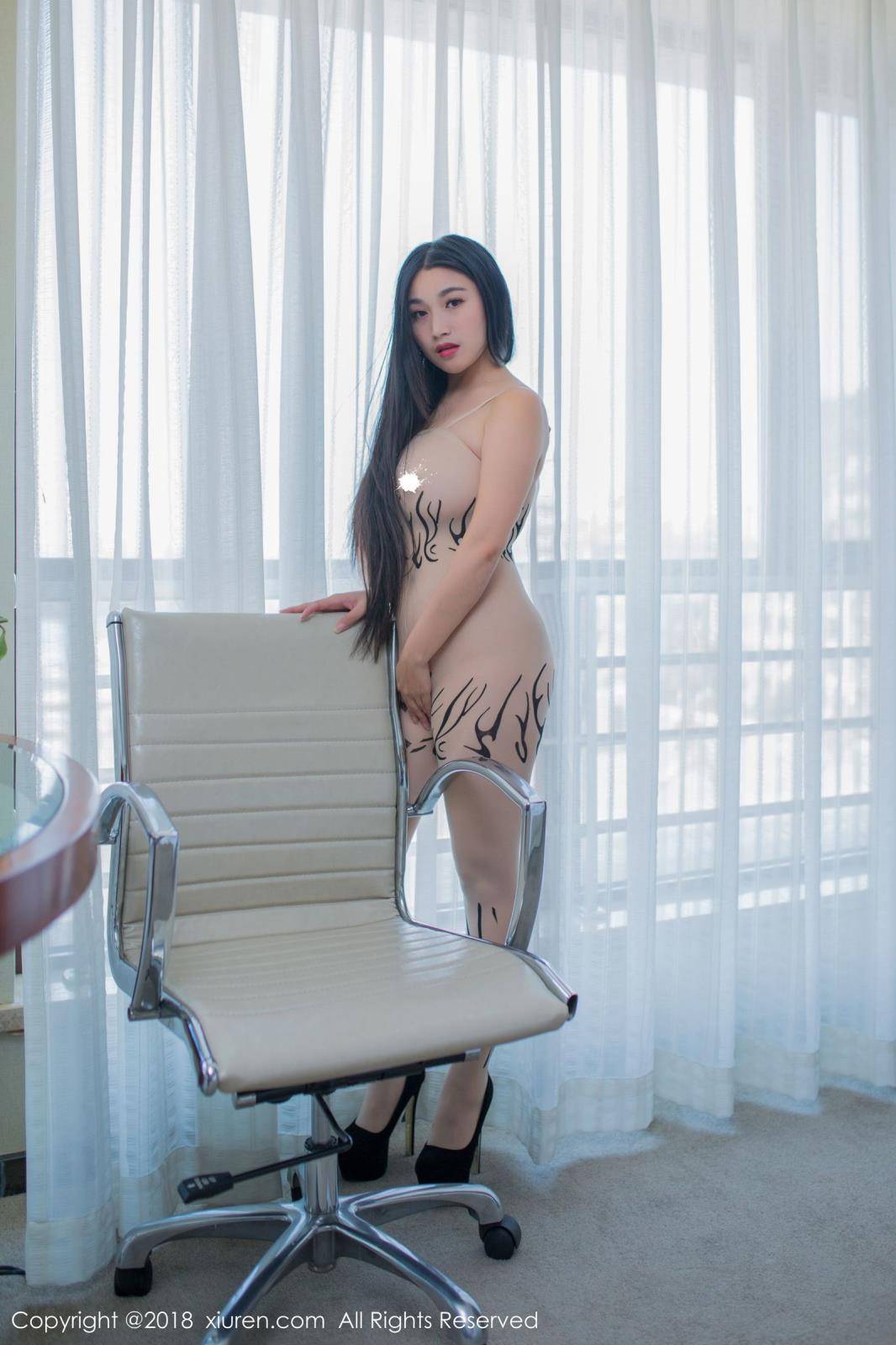 秀人网美女模特杨玉奴制服诱惑巨乳翘臀性感写真-12