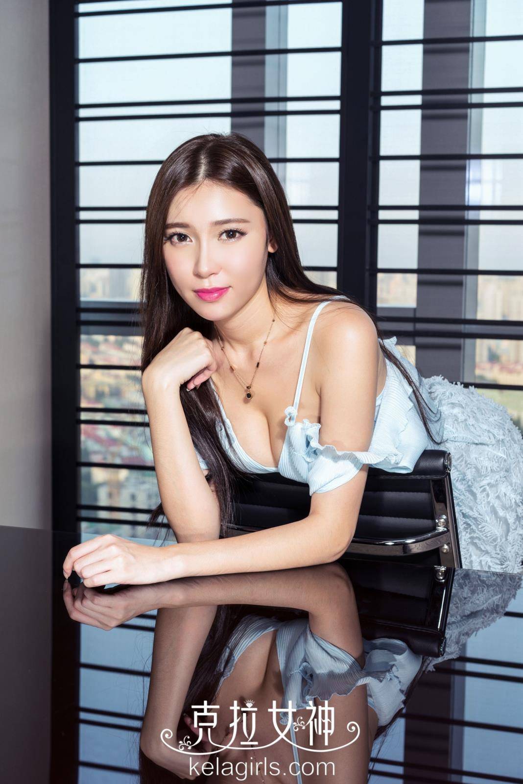 克拉女神美腿皇后七七粉嫩玉足绝世美腿内衣诱惑写真-8