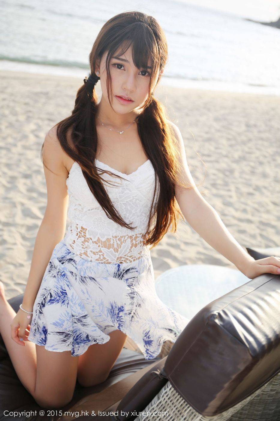 美媛馆性感美女Milk楚楚沙滩吊带碎花裙龙目岛旅拍第三套-18