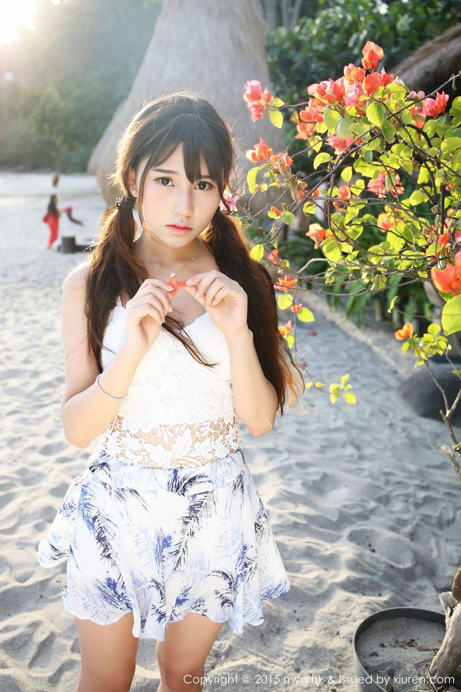 美媛馆性感美女Milk楚楚沙滩吊带碎花裙龙目岛旅拍第三套-23