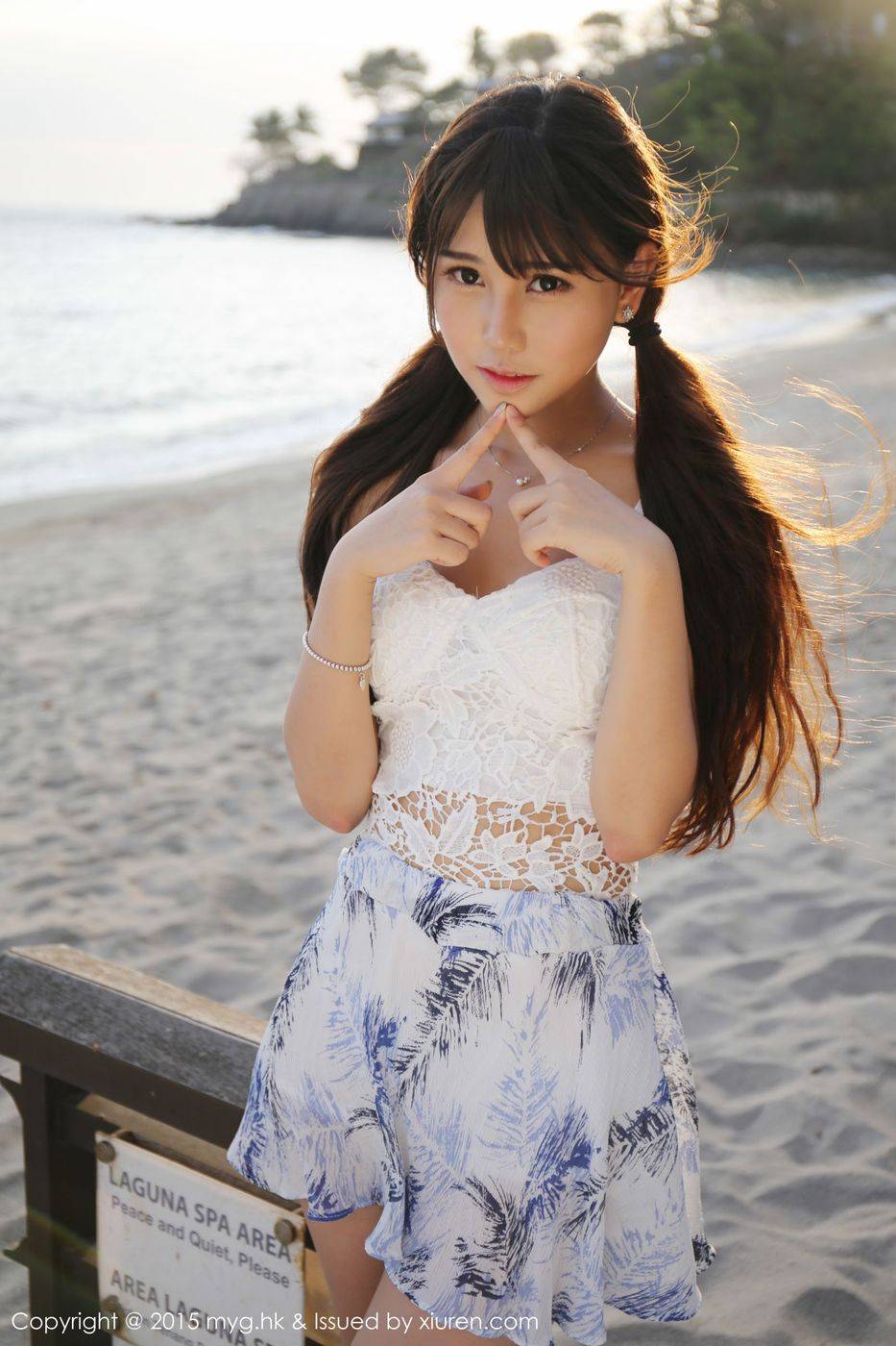 美媛馆性感美女Milk楚楚沙滩吊带碎花裙龙目岛旅拍第三套-25