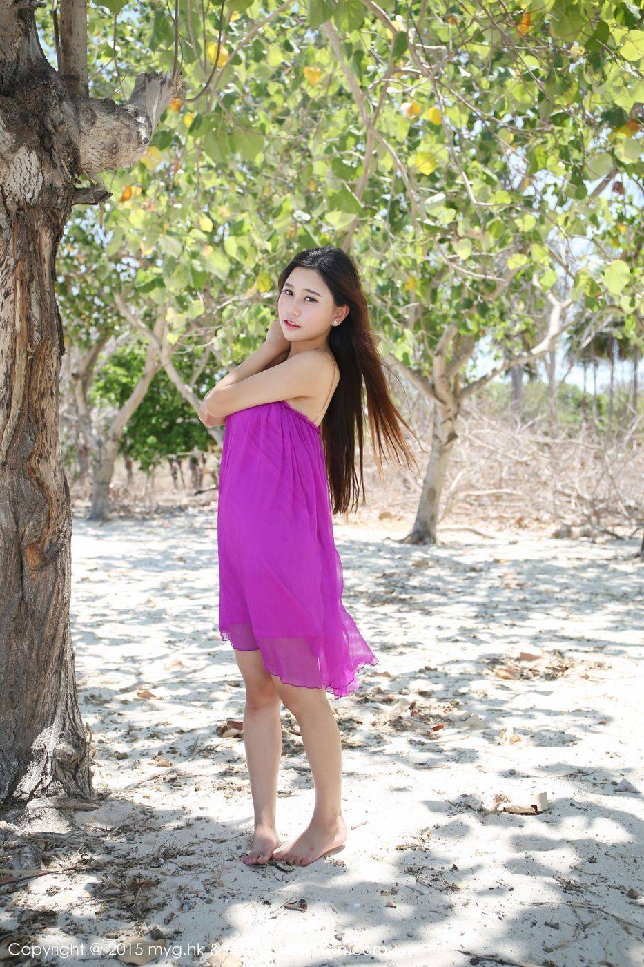 美媛馆性感美女Milk楚楚沙滩吊带碎花裙龙目岛旅拍第三套-33