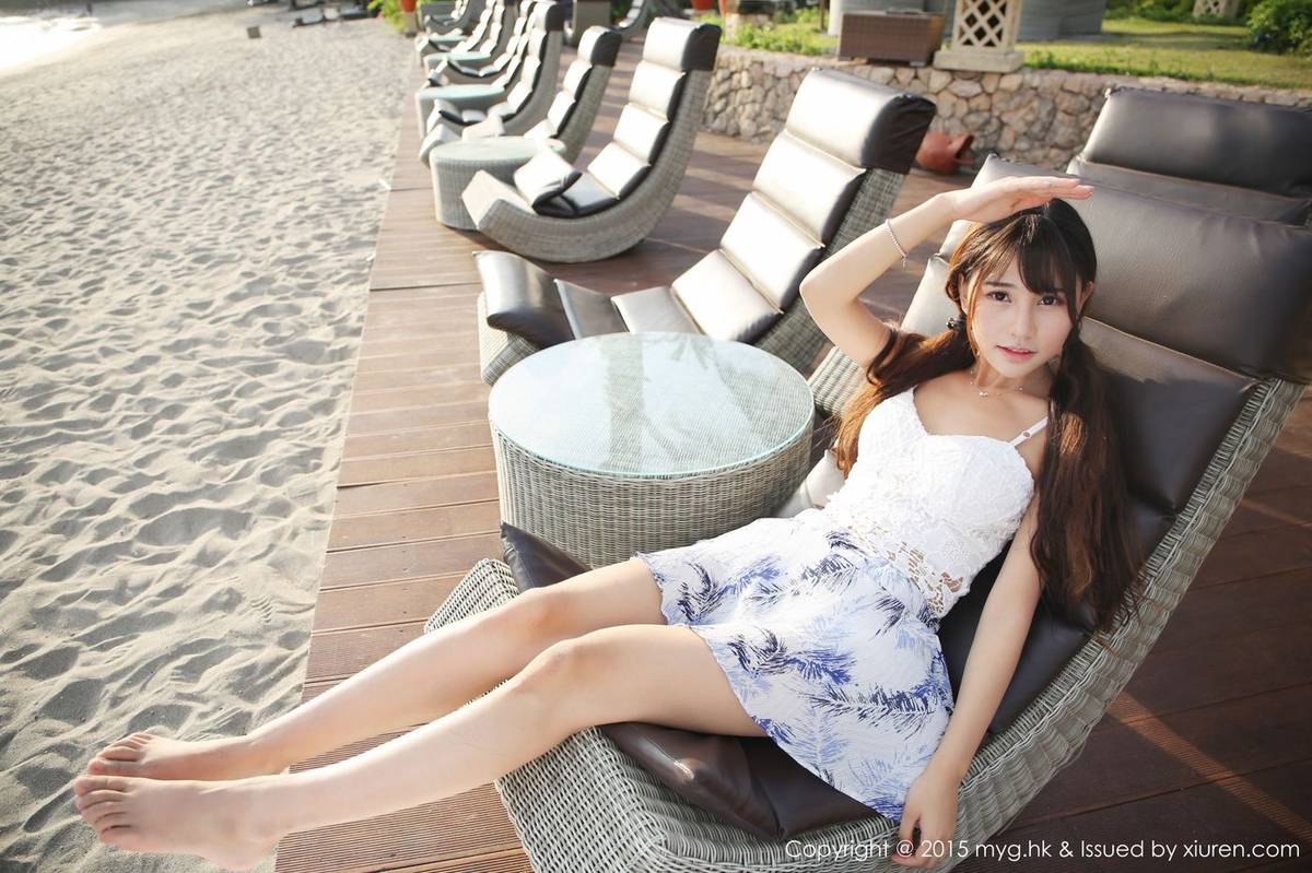 美媛馆性感美女Milk楚楚沙滩吊带碎花裙龙目岛旅拍第三套-37