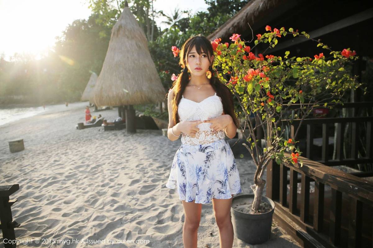 美媛馆性感美女Milk楚楚沙滩吊带碎花裙龙目岛旅拍第三套-39