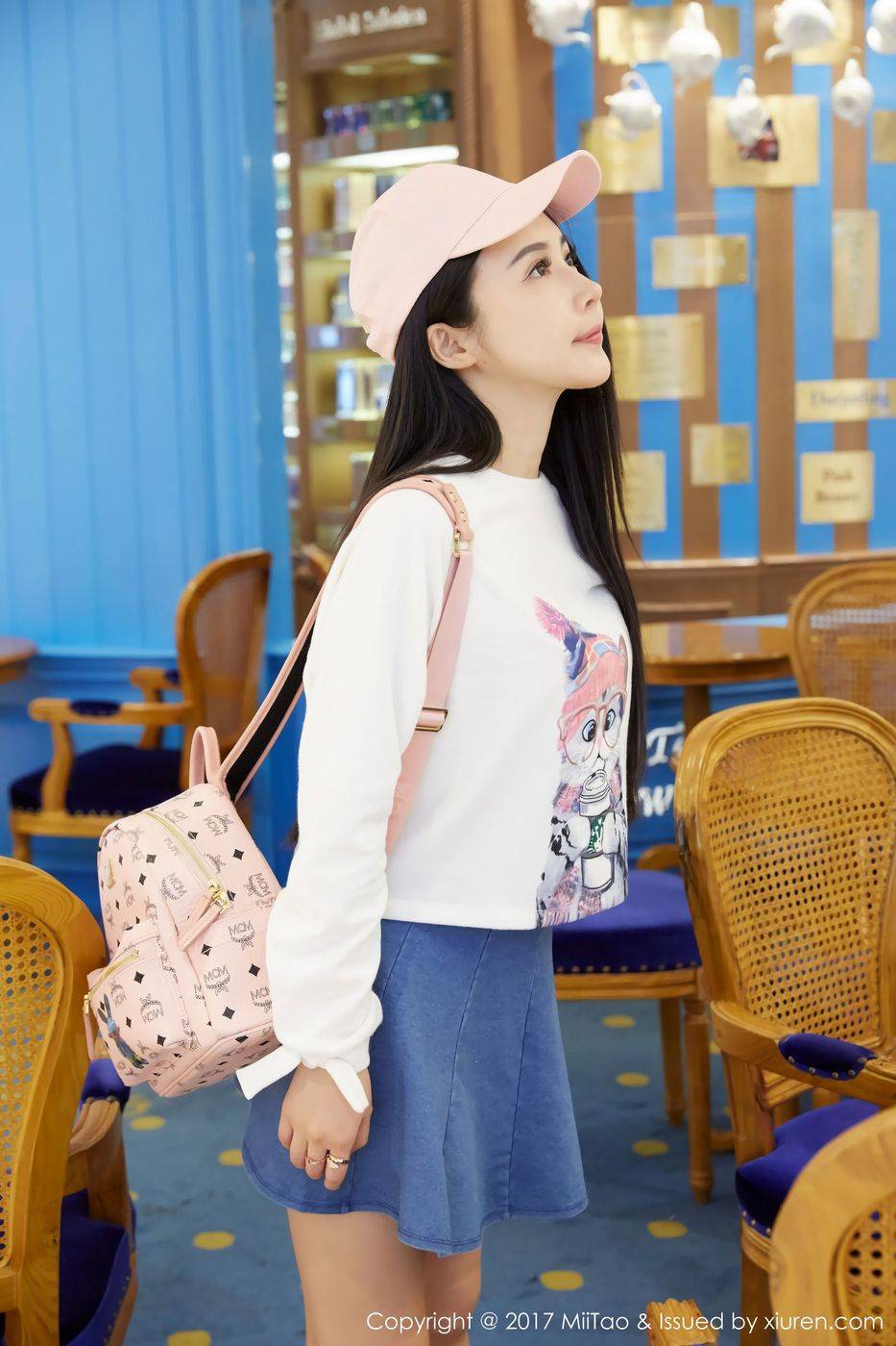 蜜桃社极品女神萱萱Cecilia爆乳诱惑范儿十足街拍-22