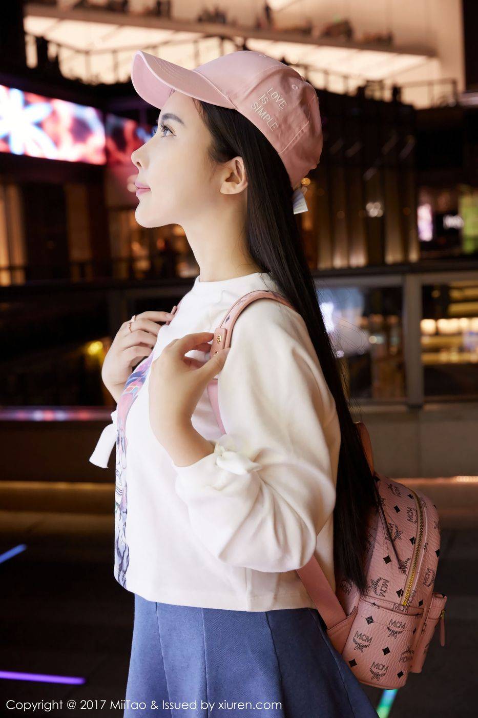 蜜桃社极品女神萱萱Cecilia爆乳诱惑范儿十足街拍-31