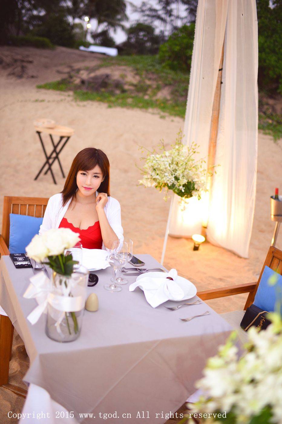 推女神美女模特程小烦火热身材沙滩巨乳普吉岛旅拍第一刊