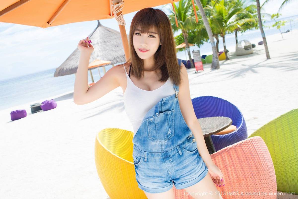 爱蜜社新人嫩模程小烦沙滩清新美胸诱惑薄荷岛首套写真-43