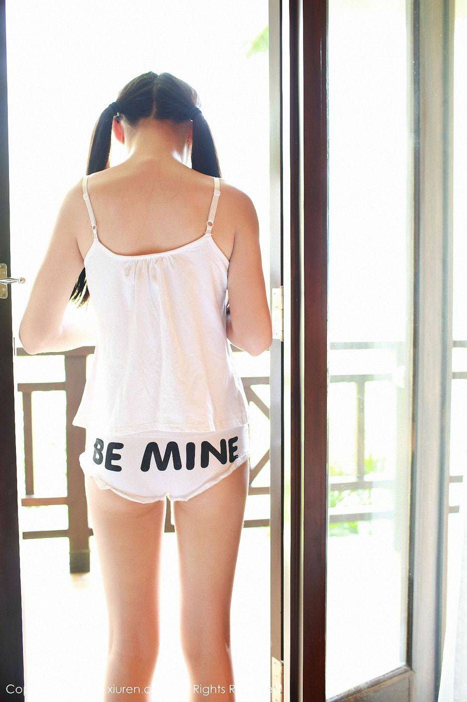 秀人网气质美女唐雨辰TYC内衣诱惑龙目岛第二套写真-39