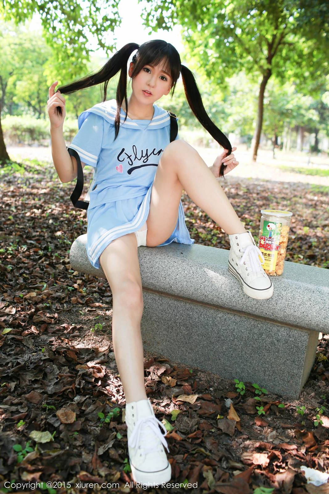 秀人网清纯美女唐雨辰TYC美胸美腿广州大学城野外写真-8