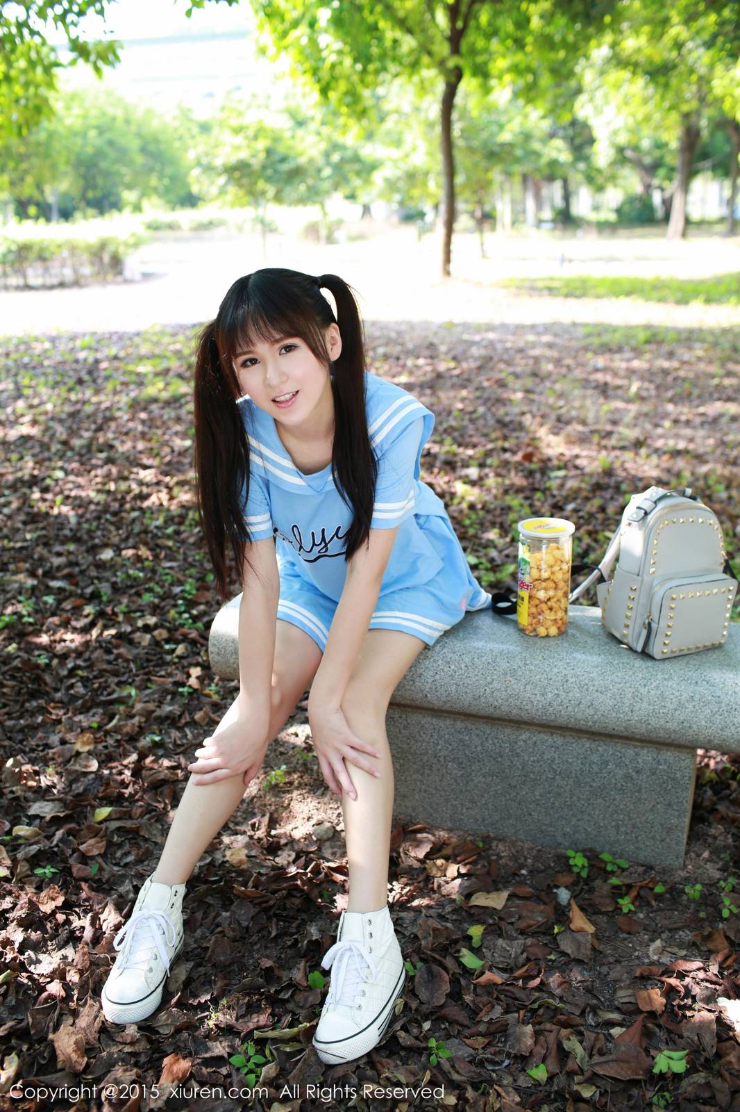 秀人网清纯美女唐雨辰TYC美胸美腿广州大学城野外写真-12