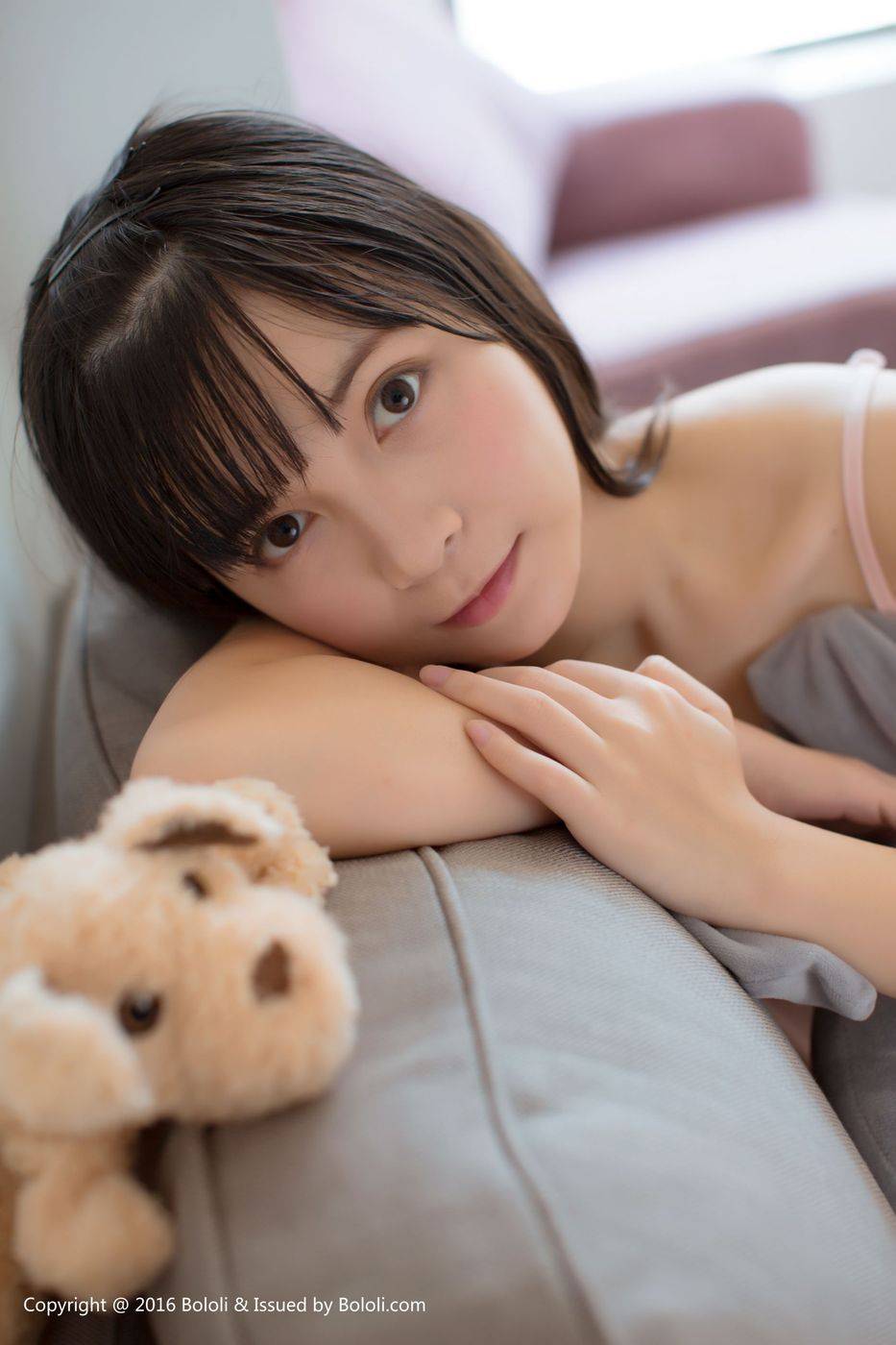 波萝社清纯美少女cn鱼丸真空睡衣喝奶室内私房写真-5