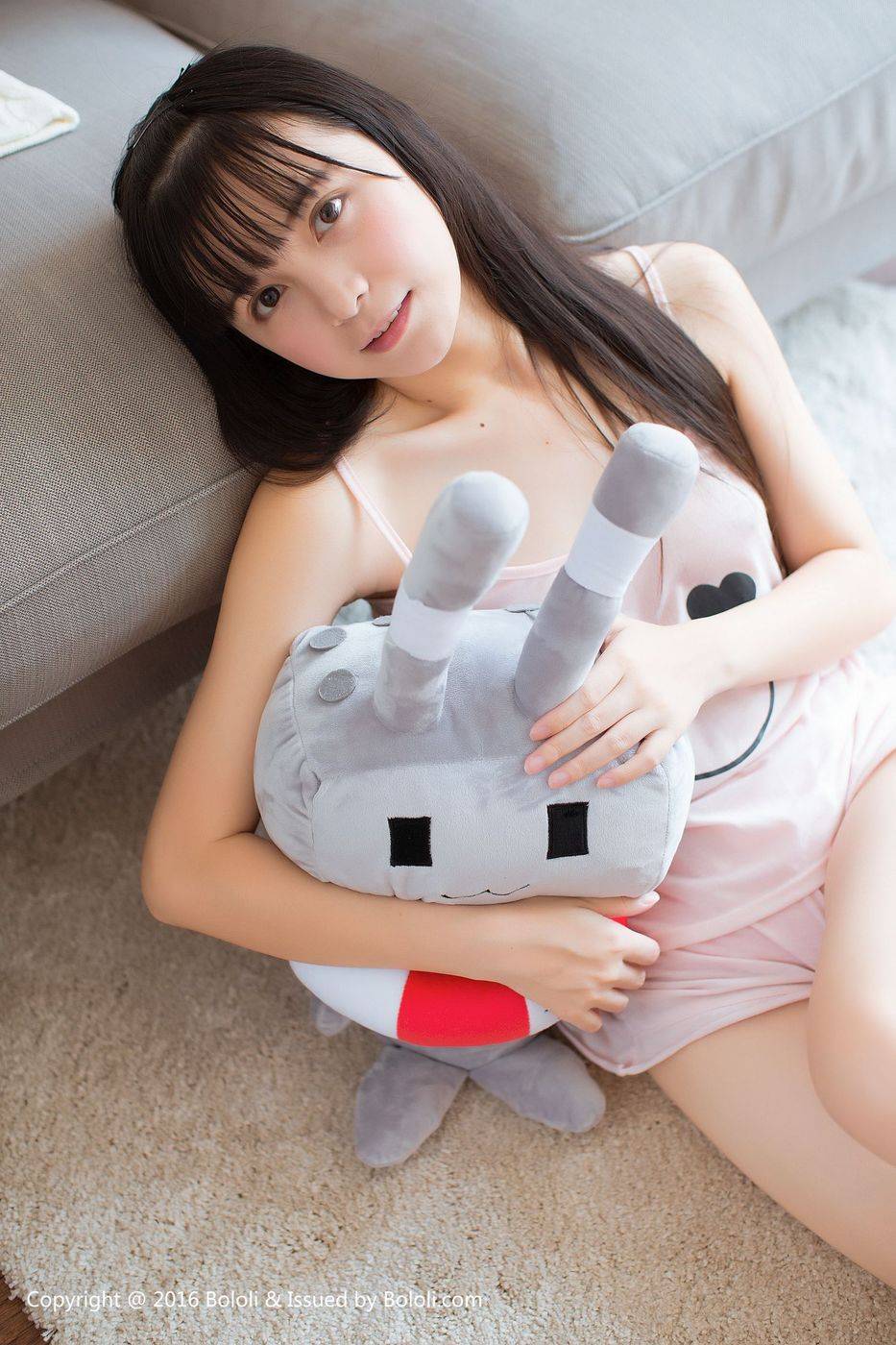 波萝社清纯美少女cn鱼丸真空睡衣喝奶室内私房写真-7