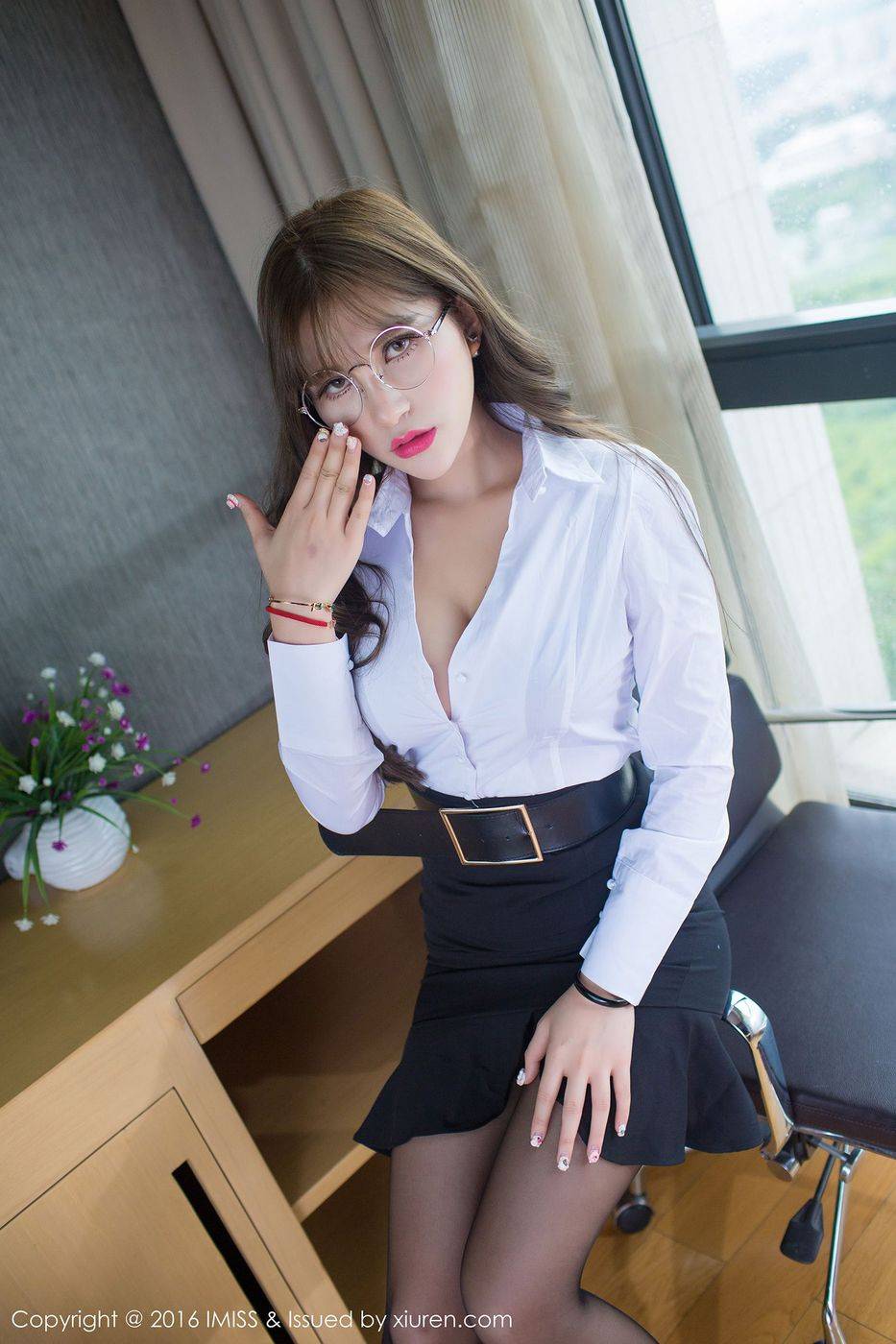 爱蜜社性感女神LalaBaby啦啦职场OL护士装制服诱惑写真-33