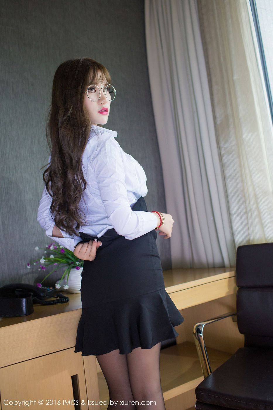 爱蜜社性感女神LalaBaby啦啦职场OL护士装制服诱惑写真-42