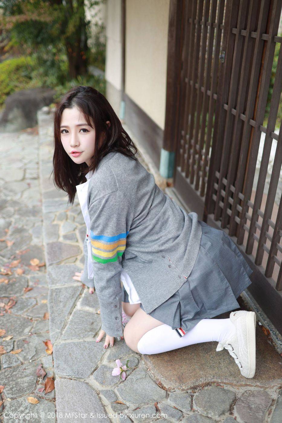 模范学院性感女神徐cake美胸长腿学生装日本户外清纯旅拍-20