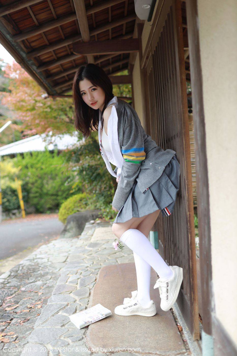 模范学院性感女神徐cake美胸长腿学生装日本户外清纯旅拍-15