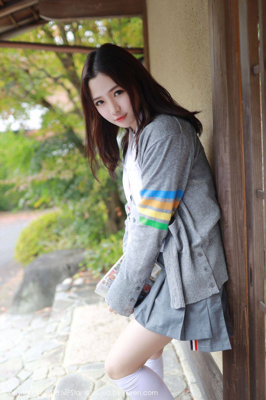 模范学院性感女神徐cake美胸长腿学生装日本户外清纯旅拍-30