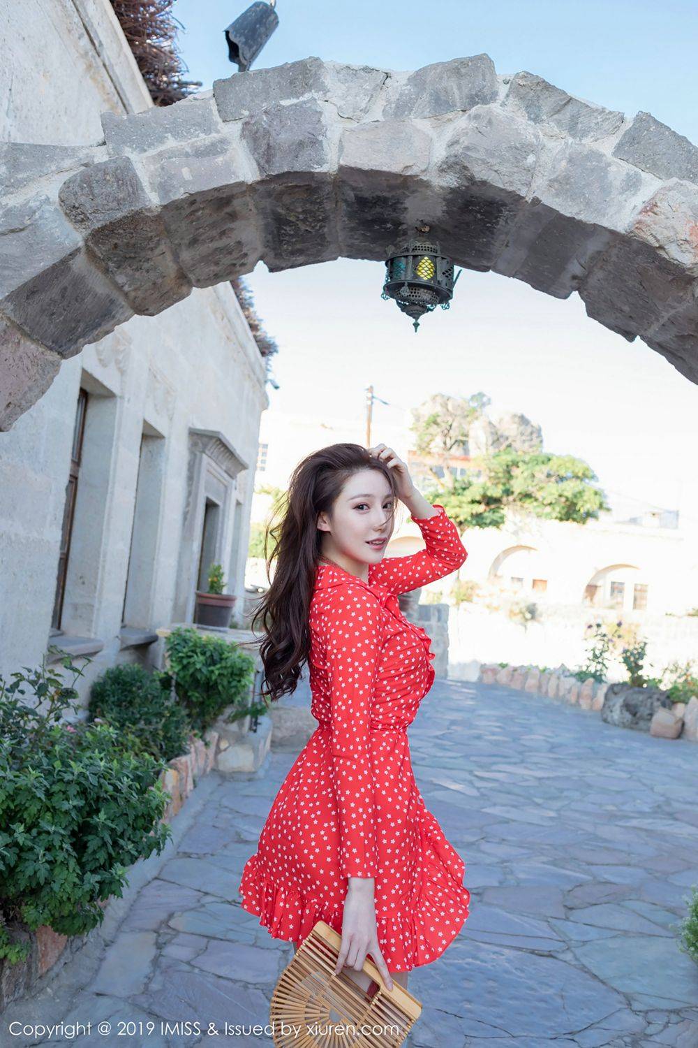 爱蜜社气质美女Lynn刘奕宁美胸翘臀土耳其户外性感旅拍-26