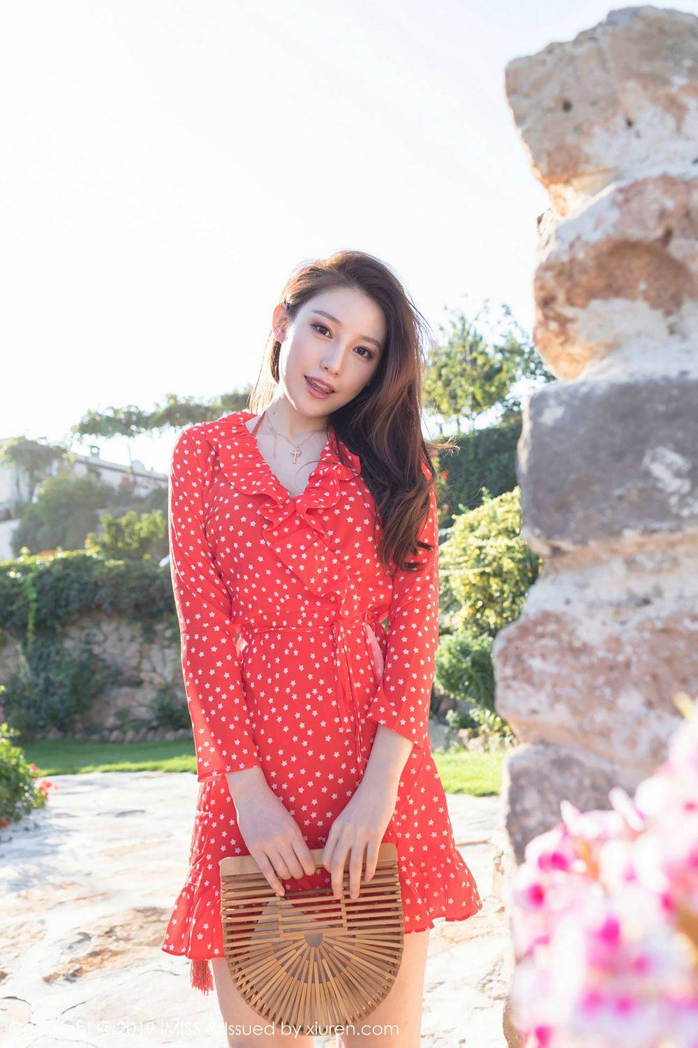 爱蜜社气质美女Lynn刘奕宁美胸翘臀土耳其户外性感旅拍-31