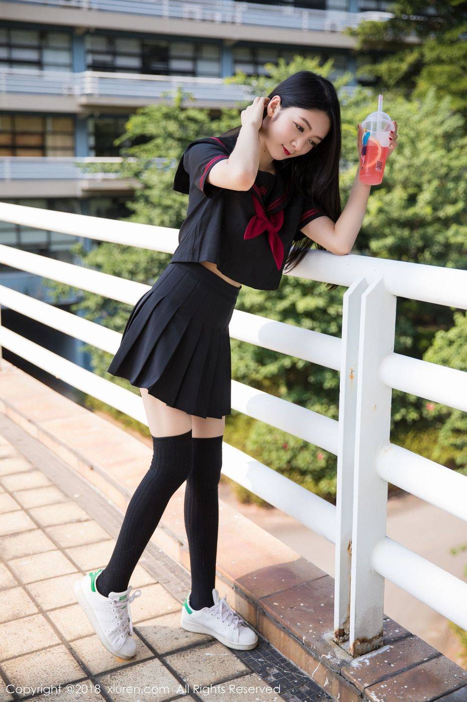 秀人网骨感女神Angela小热巴英伦校服丝袜美腿制服诱惑美图-8