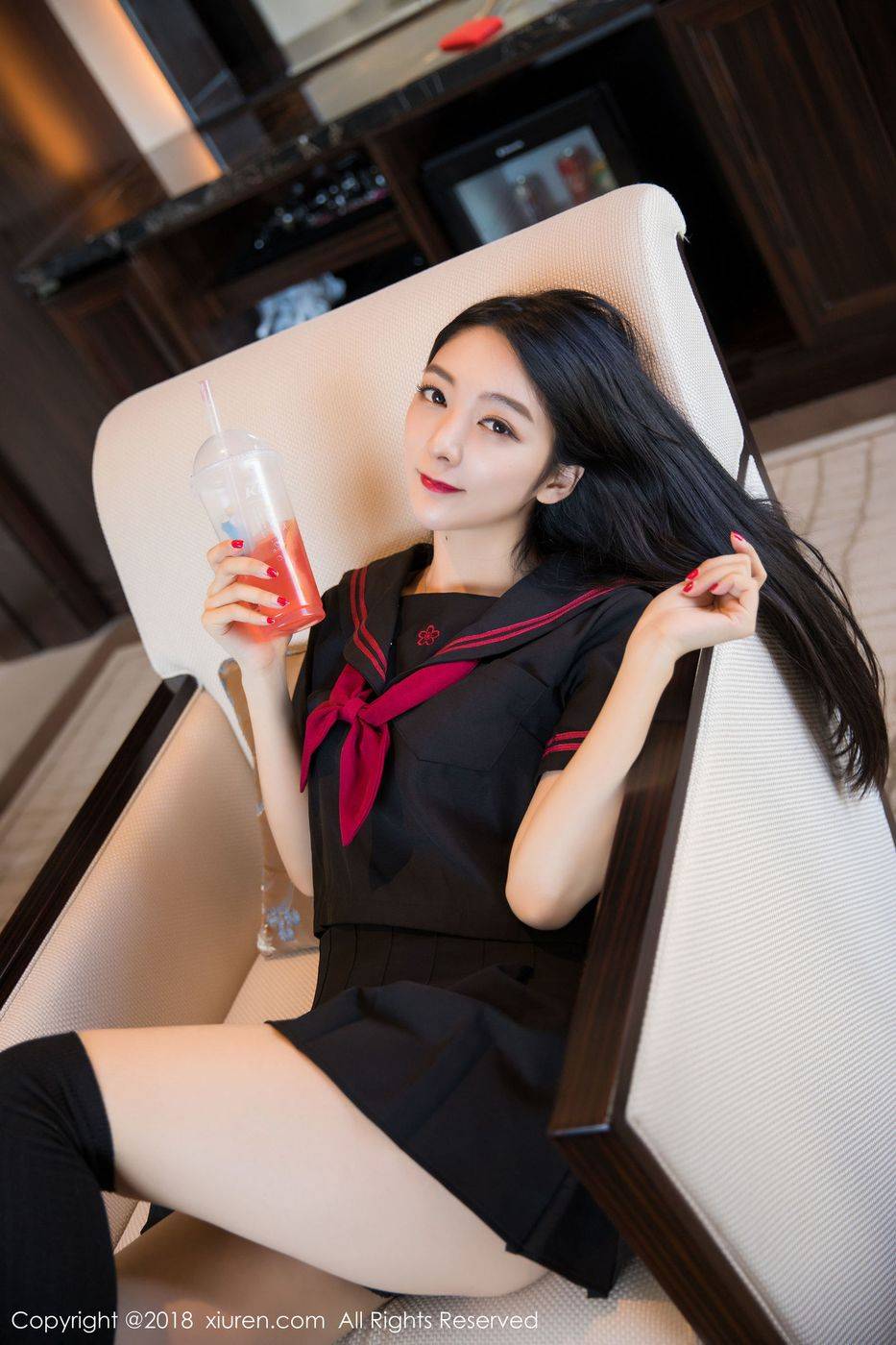 秀人网骨感女神Angela小热巴英伦校服丝袜美腿制服诱惑美图-17