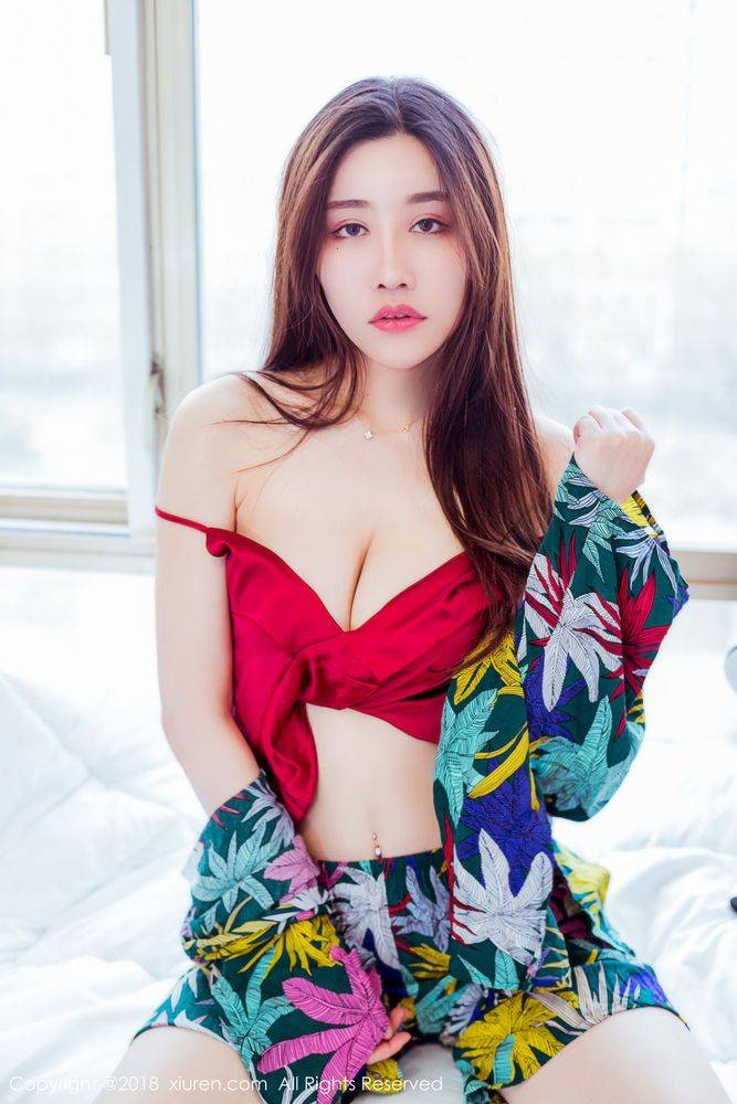 秀人网邻家美女美昕Yumi圆润爆乳修长美腿性感私房写真-22