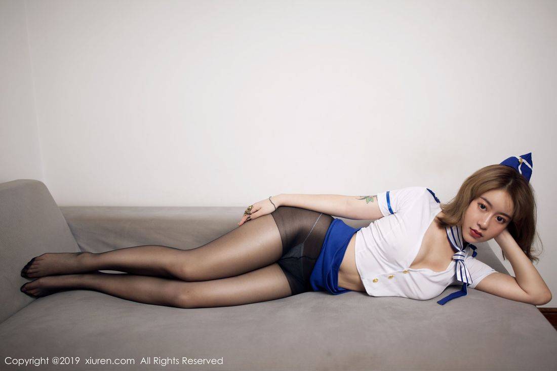 秀人网新人模特糯米NM职场OL空姐黑丝美腿制服诱惑首套写真-13