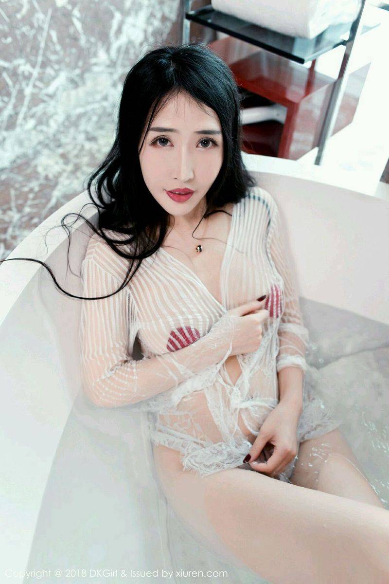 御女郎美女模特余馨妍高挑身材丝袜美腿花瓣浴湿身诱惑-20