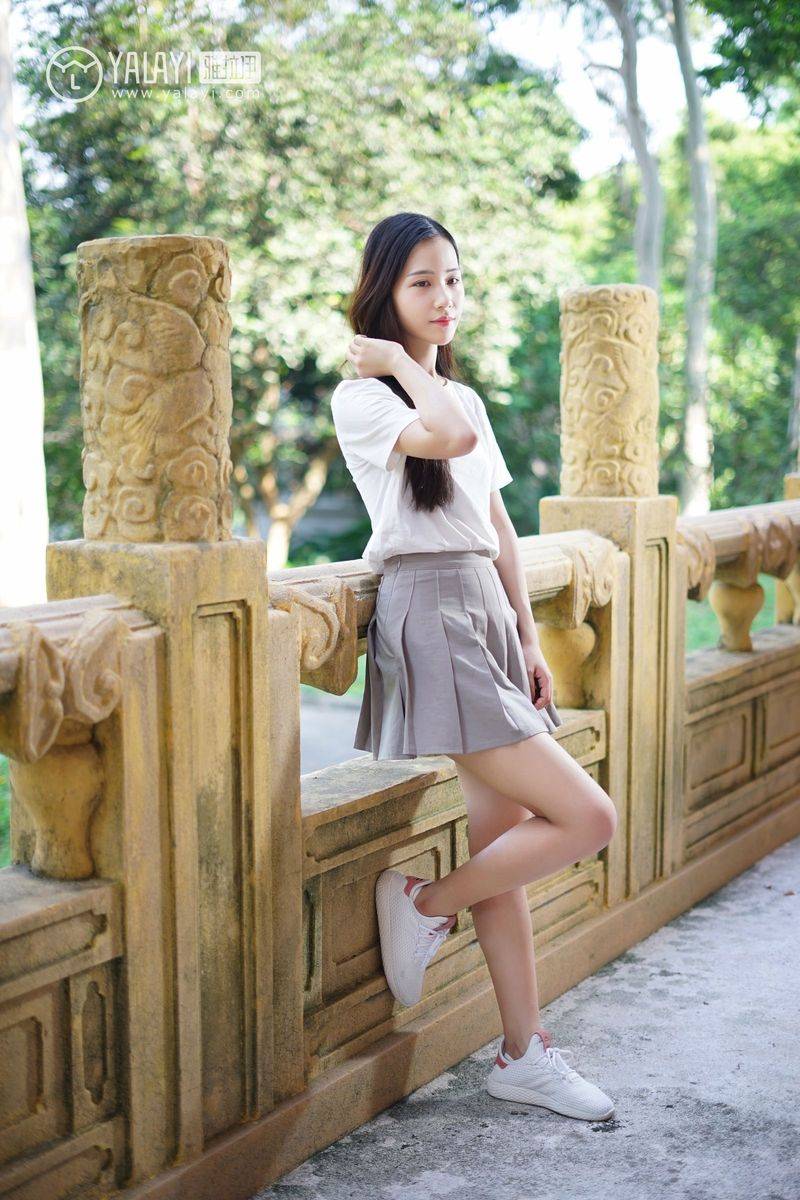 雅拉依清纯美女模特卡柔校园邂逅学姐回眸一笑清新美图-4