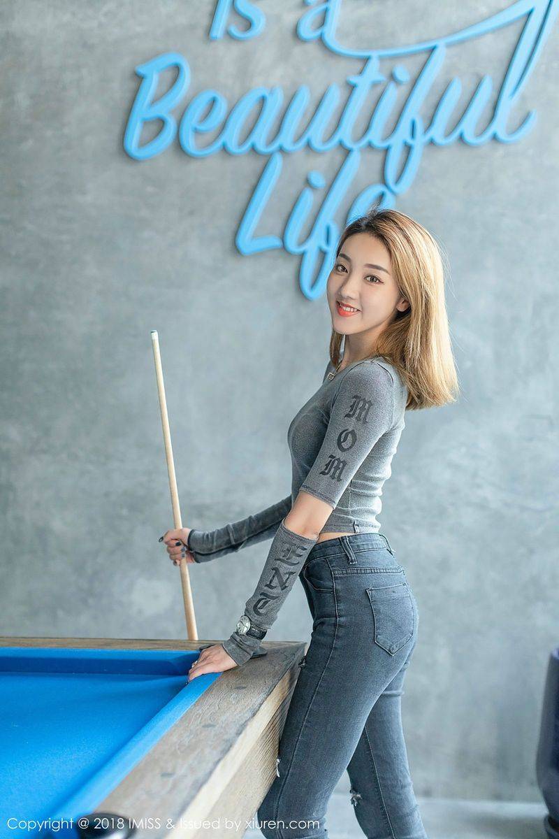 爱蜜社新人模特美琪vicky颜值与气质兼具小清新首套写真-19