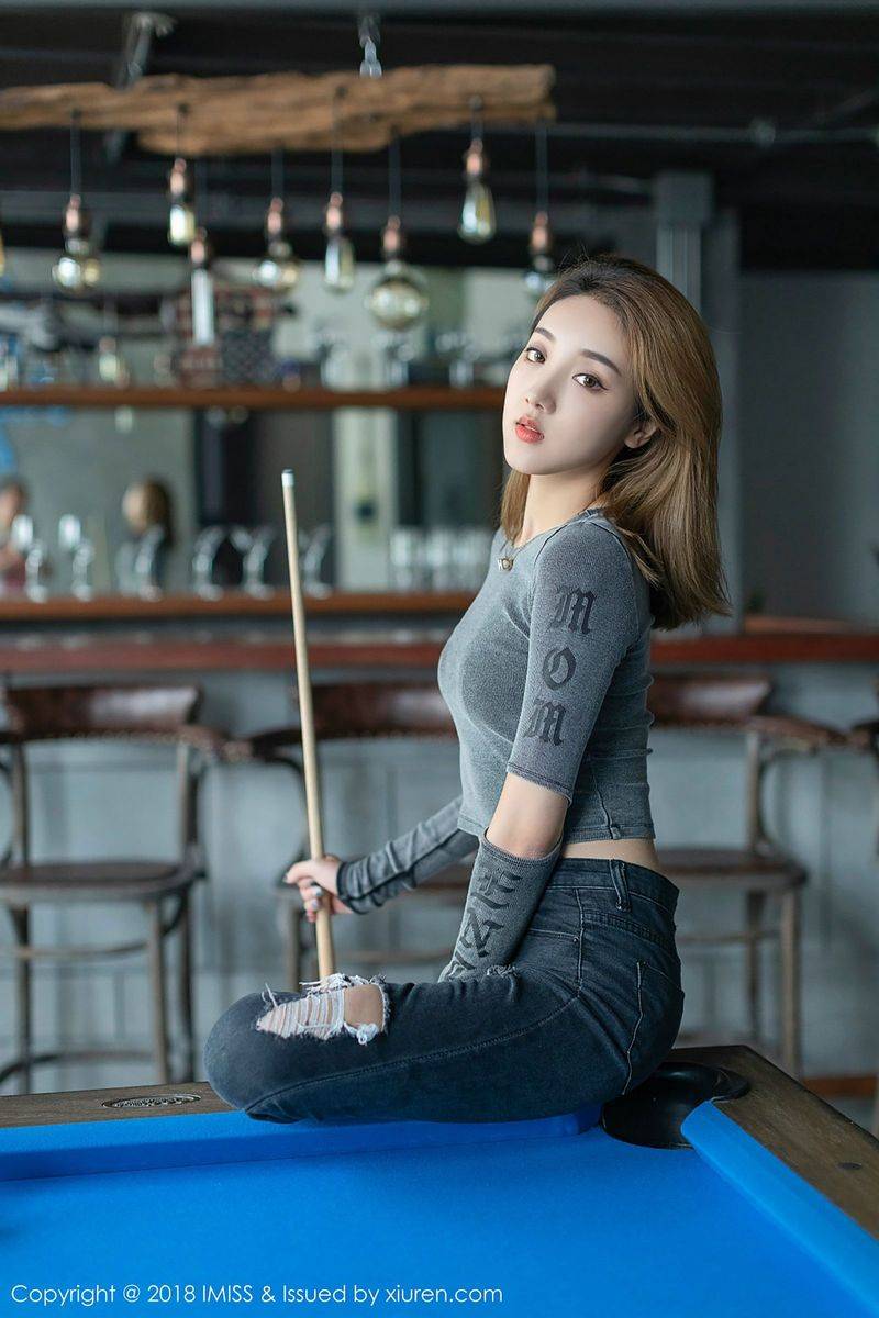 爱蜜社新人模特美琪vicky颜值与气质兼具小清新首套写真-26