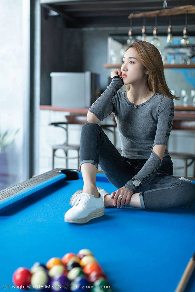 爱蜜社新人模特美琪vicky颜值与气质兼具小清新首套写真-28