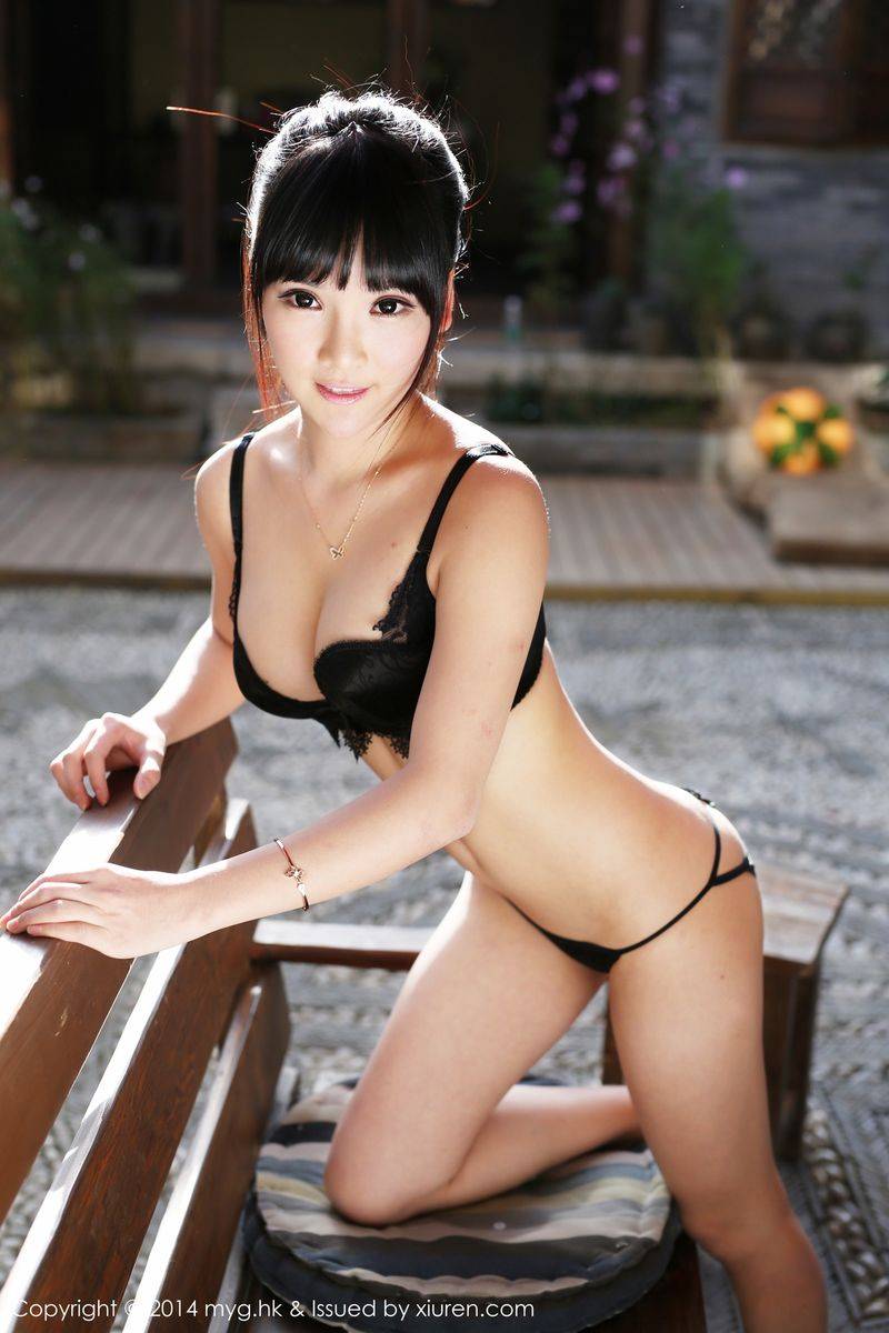 美媛馆美女模特妮儿Bluelabel户外极品身材内衣诱惑美图-22