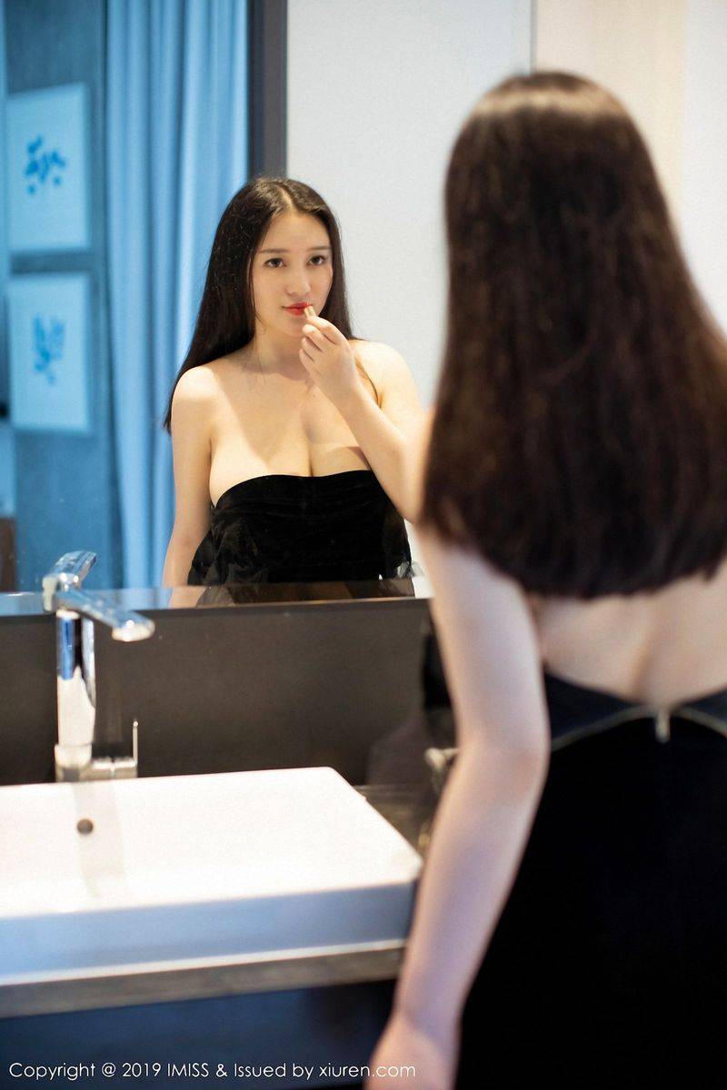 爱蜜社欧派女神恩一白衬衫黑丝美腿湿身诱惑普吉岛旅拍-2