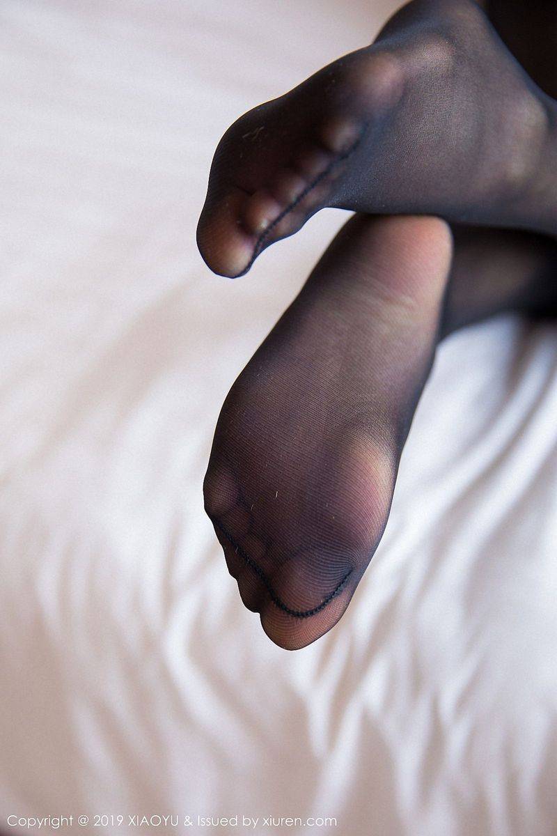 语画界性感女神琳琳ailin雪白美胸黑丝美腿马尔代夫旅拍-42