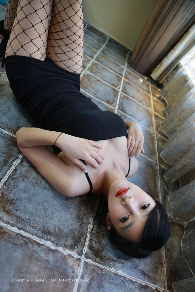 秀人网性感尤物易欣viya黑丝美腿透视装内衣诱惑美图-43